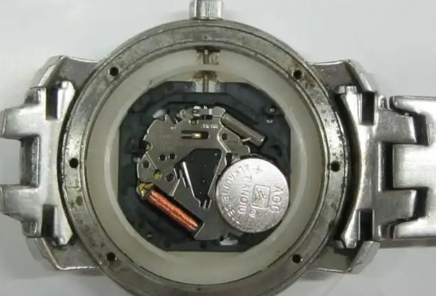 沧州江诗丹顿手表怎么换电池，换电池的注意事项有什么？