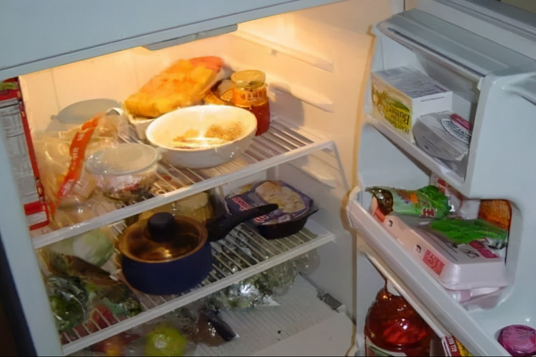 辽阳市美的冰箱出现结冰现象，是坏了吗？