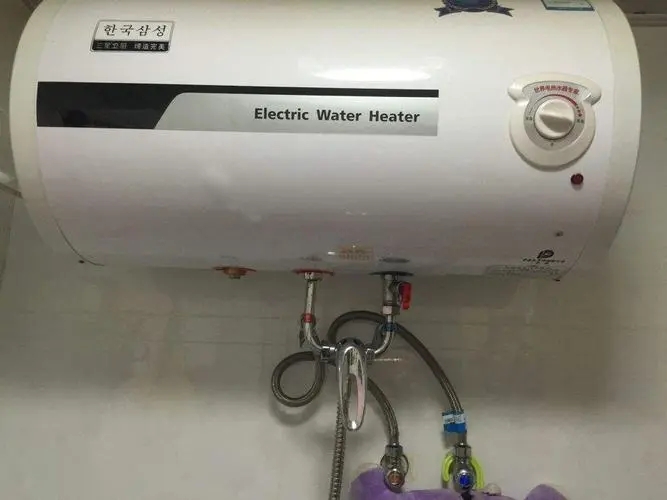 白城市阿里斯顿热水器水管漏水怎么办？热水器水管漏水原因和解决方法