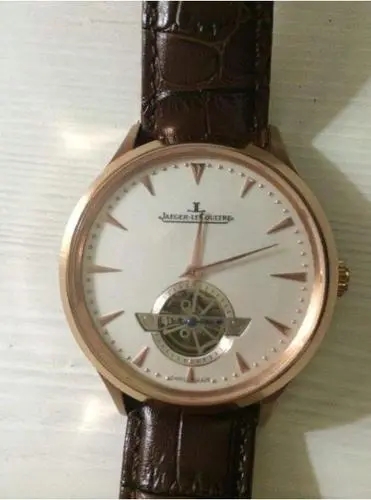 芜湖市积家手表表蒙碎了怎么办？要不要换个新的？