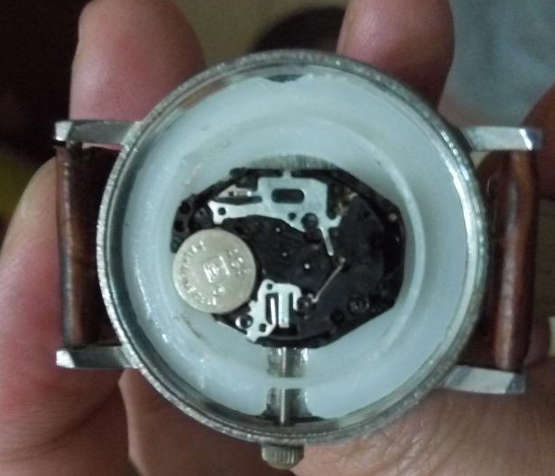 泉州劳力士手表电池怎么换？具体操作流程和注意事项有哪些？